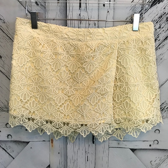 Altar'd State Pants - NWT Altar’d State Floral Lace Shorts/Skort Size L